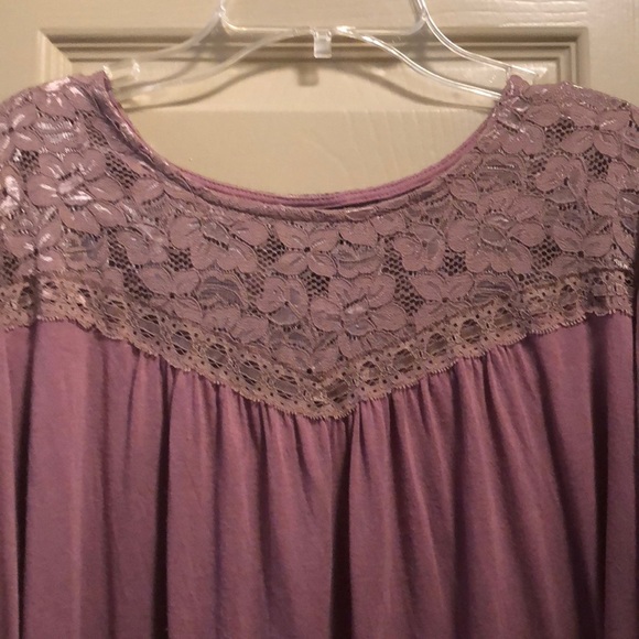 Light purple blouse - Picture 2 of 4